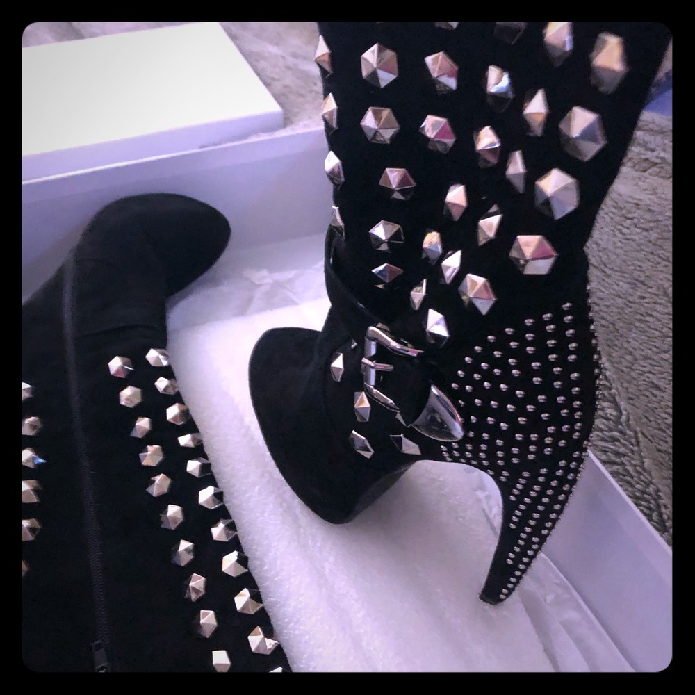 High heel boots